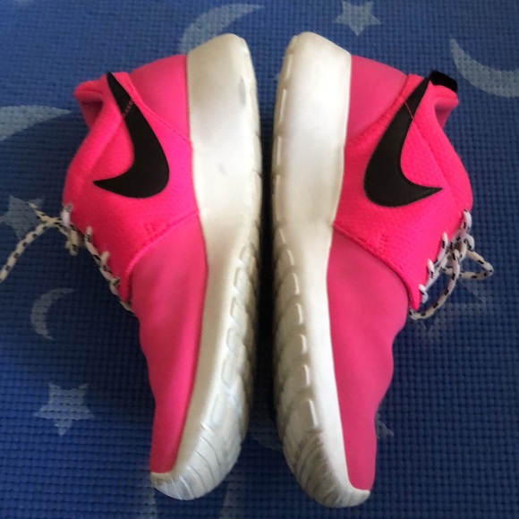 Nike Hot Pink Sneaker Runner Running Shoes - Picture 4 of 8